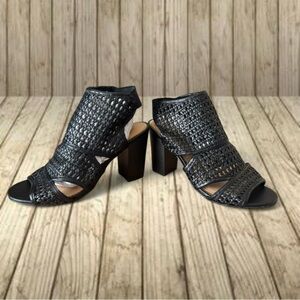 LC Lauren Conrad Black Woven Heels